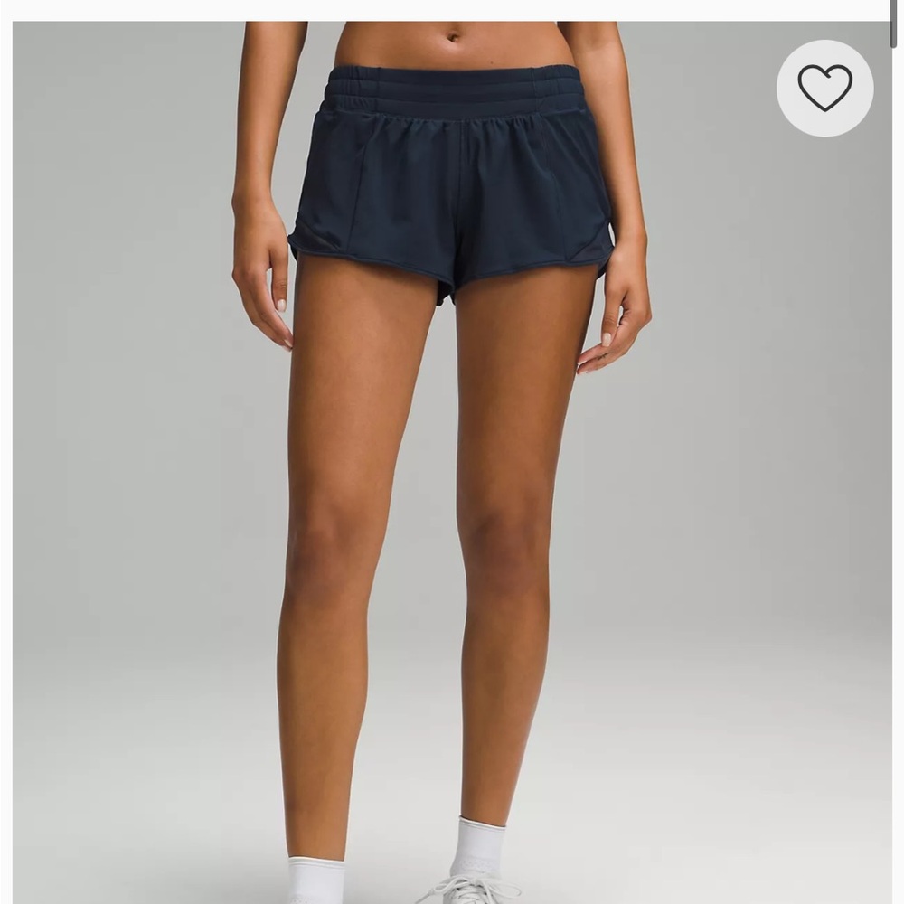 Lululemon 2.5 hotty hot shorts